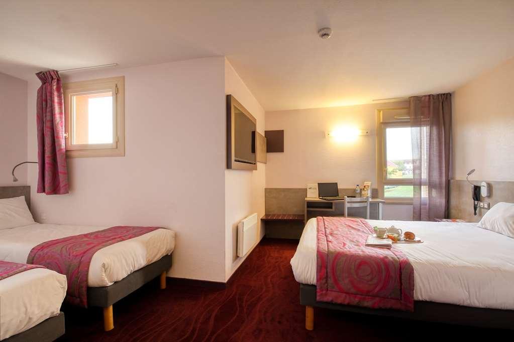 Brit Hotel Les Evens 생-사튀르냉 객실 사진
